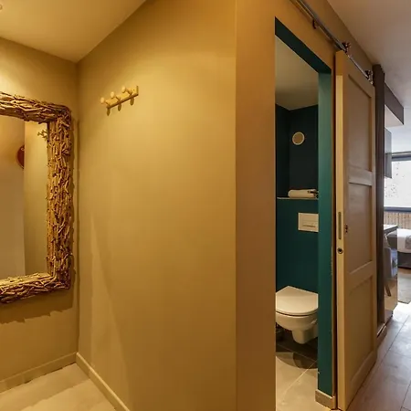 Beautiful Mountain View By The 霞慕尼